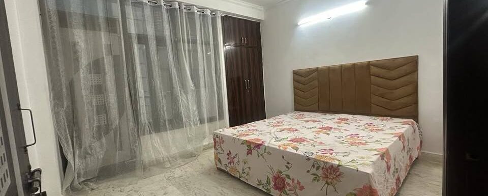 1 Bhk Flat For Rent in Greater Noida Under 22 Lakh