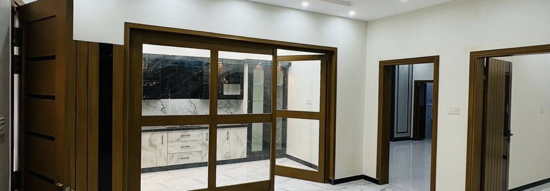 4 Bhk Flat for sale in Greater Noida Zeta-1 | Ready To Move