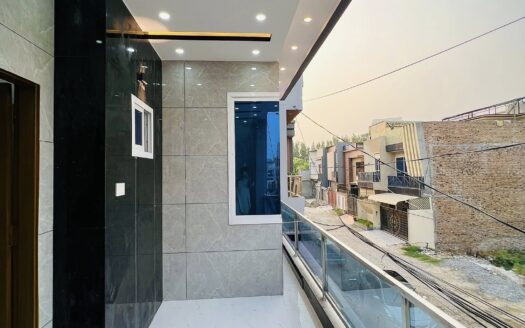 4 Bhk Flat for sale in Greater Noida Zeta-1 | Ready To Move