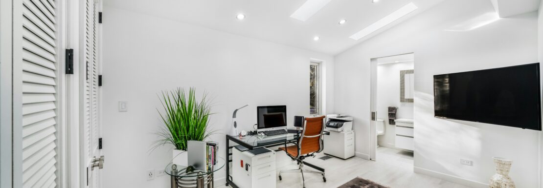 What is the price of 3 BHK Flat/Home in Greater Noida Sectores
