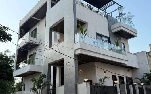120 gaj home for sale near msx mall, greater noida