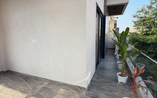 1 bhk flat for sale/rent in gaur city greater noida