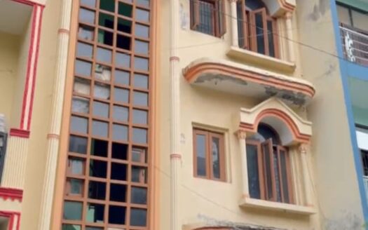 60 Mtr 3 Story Home For Sale In Greater Noida, Alpha1 Ready To Move