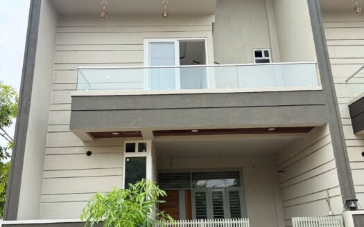 100 Gaj House For Sale In xu 2 Greater Noida