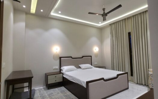 100 Gaj House For Sale In xu 2 Greater Noida