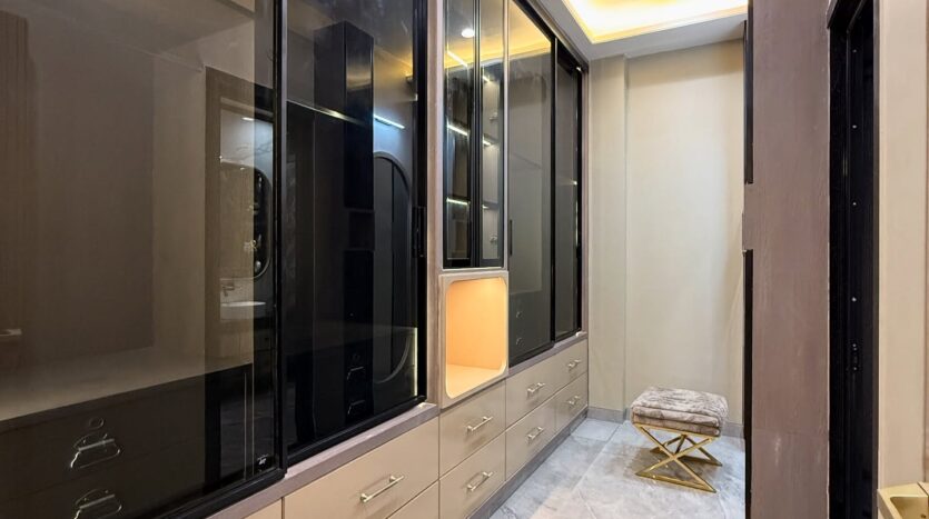 Villa for sale in Paramount Golf Foreste Greater Noida