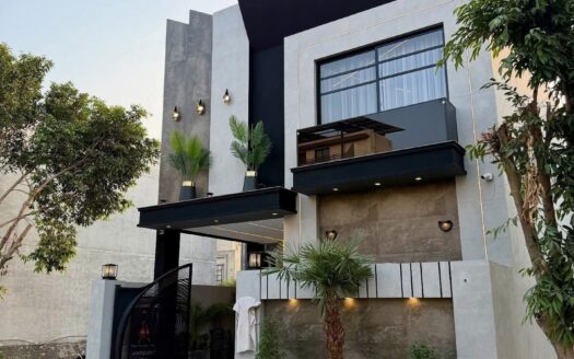 106 Sq Mtr ,2.5 Story  North West Facing Independent Home For Sale In Sector Delta -1 ,Greater Noida, Ready To Move In