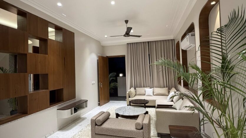 Flat for sale in pari chowk greater noida